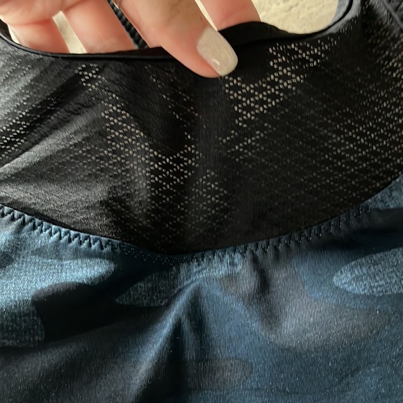 Lululemon Long Line Mesh High-Neck Sports Bra Size 4 - Picture 3 of 6